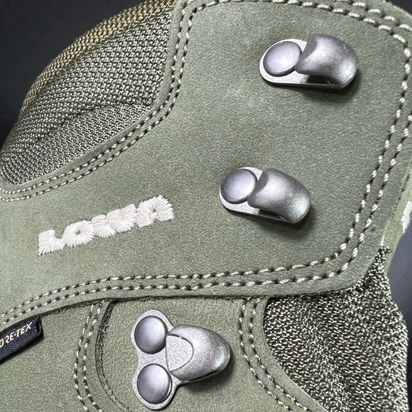 NIB LOWA Women’s Renegade GTX MID Ws Grey/Green Panna Boots - Size: 10 1/2 US - Picture 7 of 15